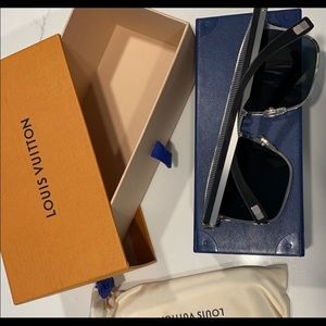 Louis Vuitton LV Aviation explorer sunglasses